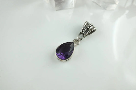 Collier avec pierre violette - Aurore Lune