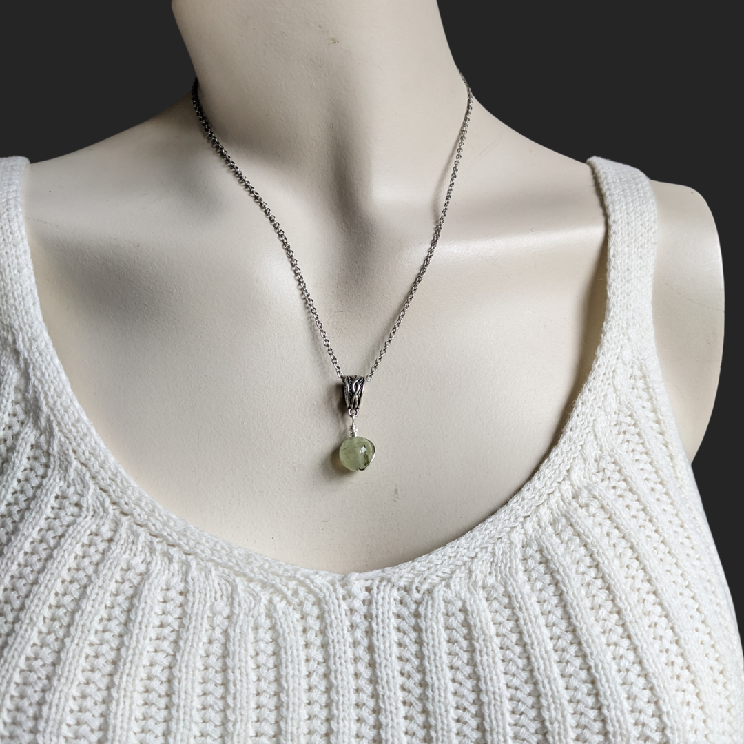 Collier avec prehnite - Aurore Lune