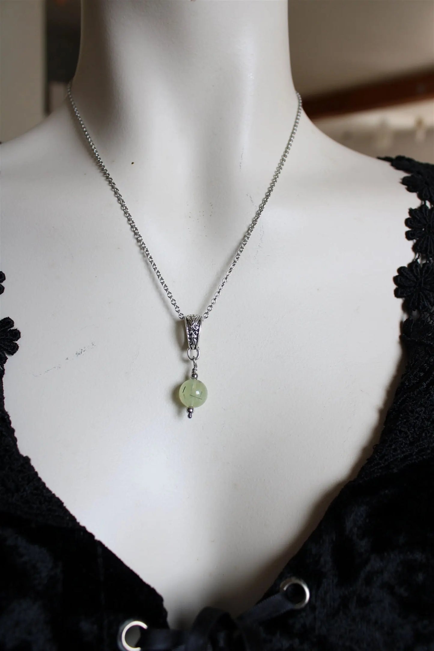 Collier avec prehnite - Aurore Lune