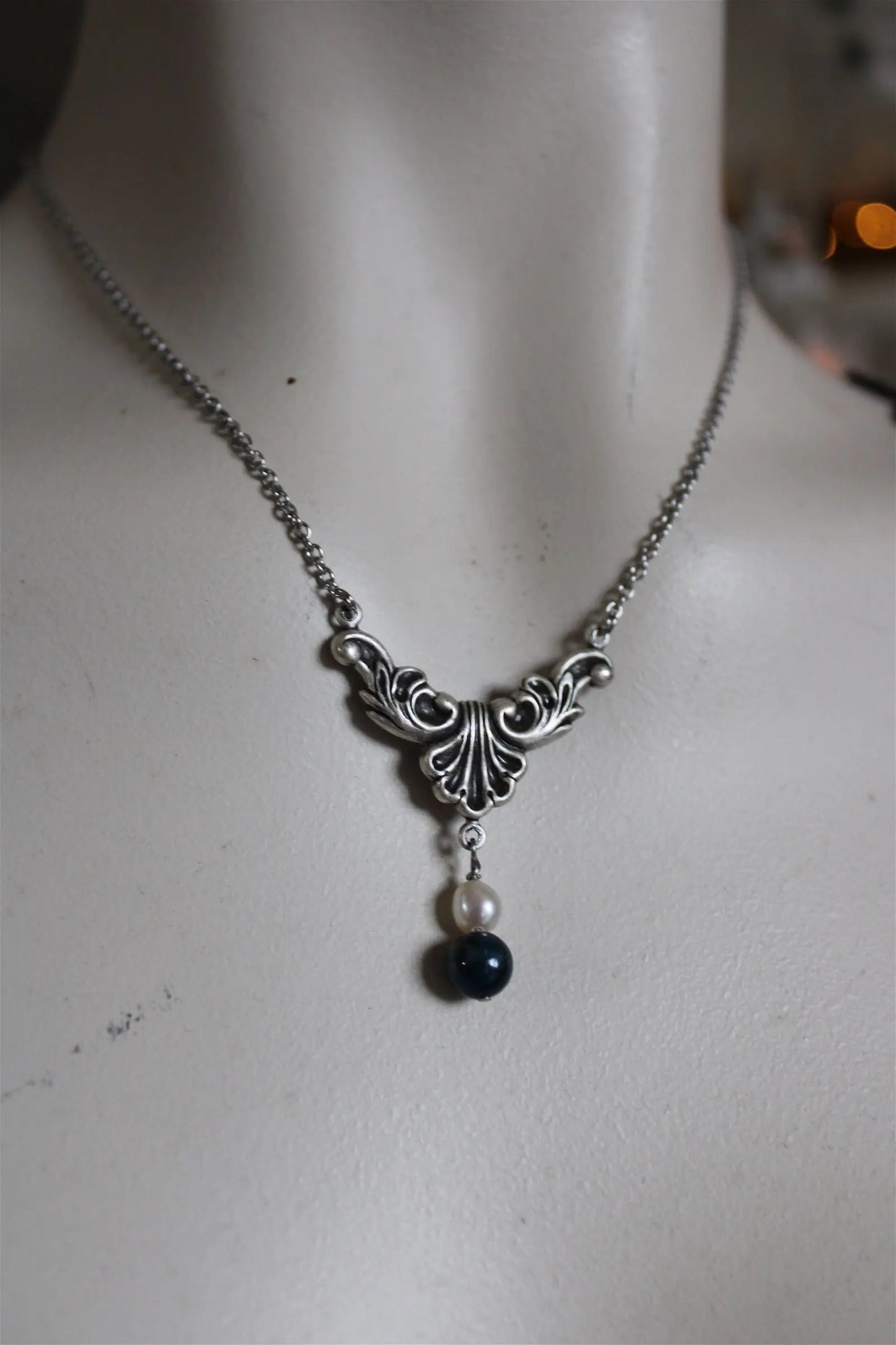 Collier baroque - elfique avec disthène bleu - Aurore Lune