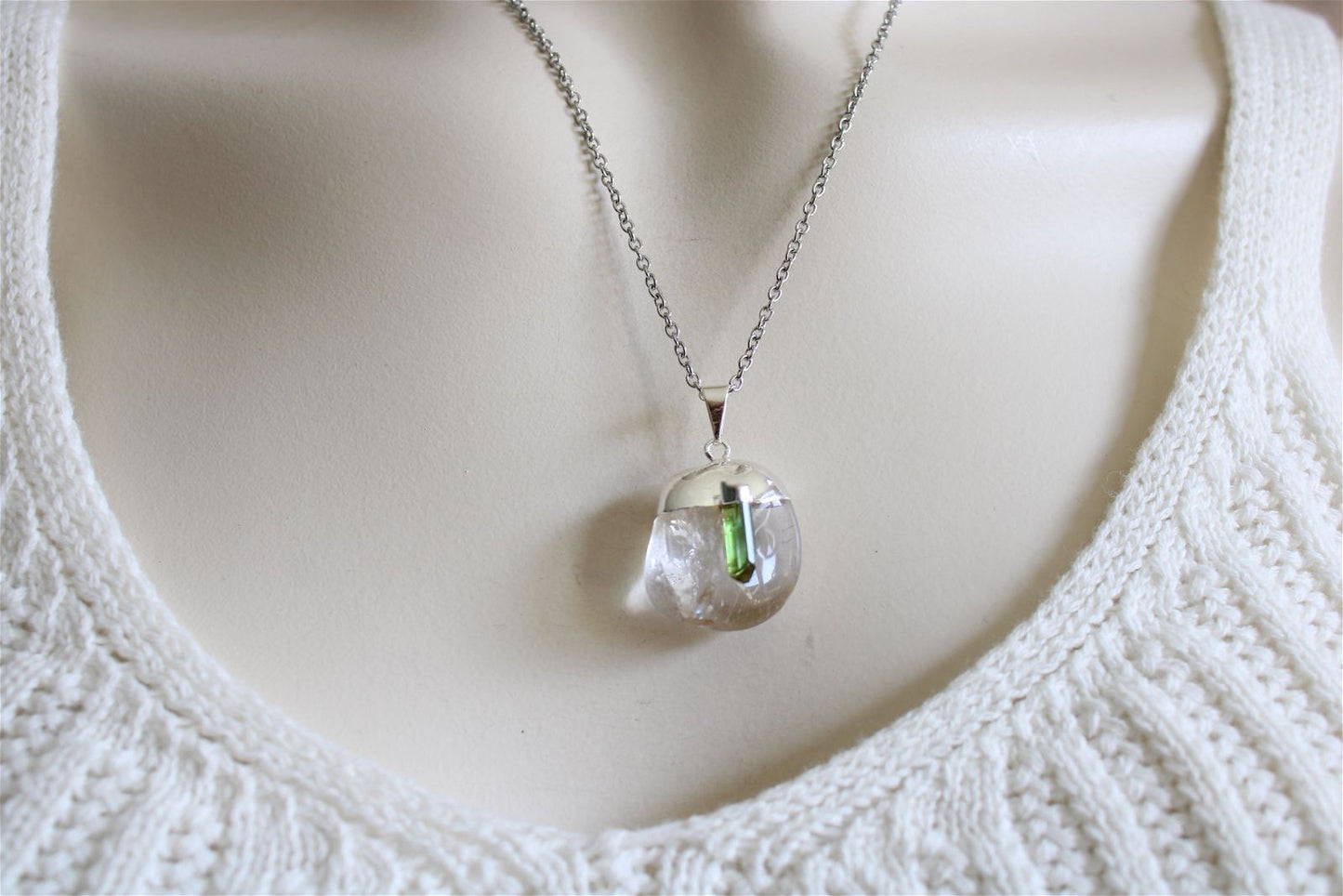 Collier cristal de roche et tourmaline verte avec chaîne - Aurore Lune
