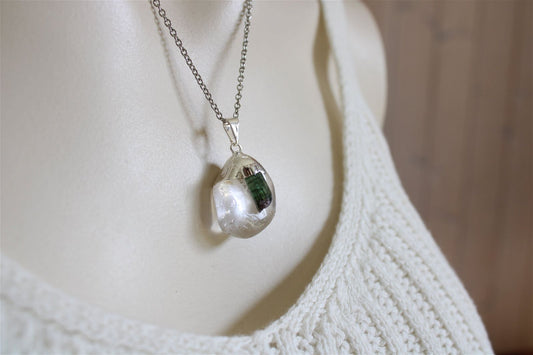 Collier cristal de roche et tourmaline verte avec chaîne - Aurore Lune