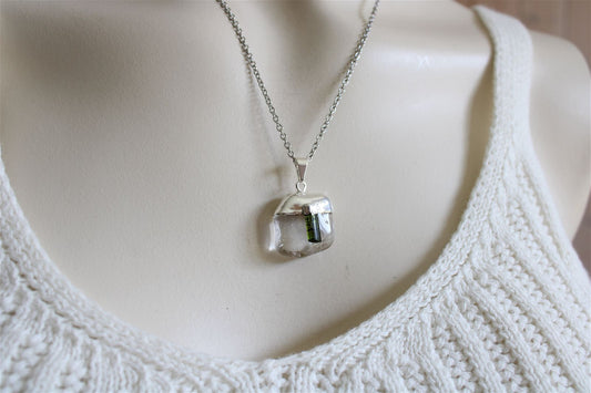 Collier cristal de roche et tourmaline verte avec chaîne - Aurore Lune
