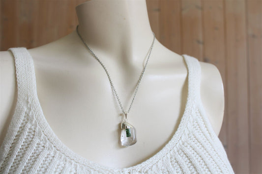 Collier cristal de roche et tourmaline verte avec chaîne - Aurore Lune