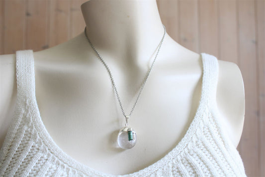 Collier cristal de roche et tourmaline verte avec chaîne - Aurore Lune