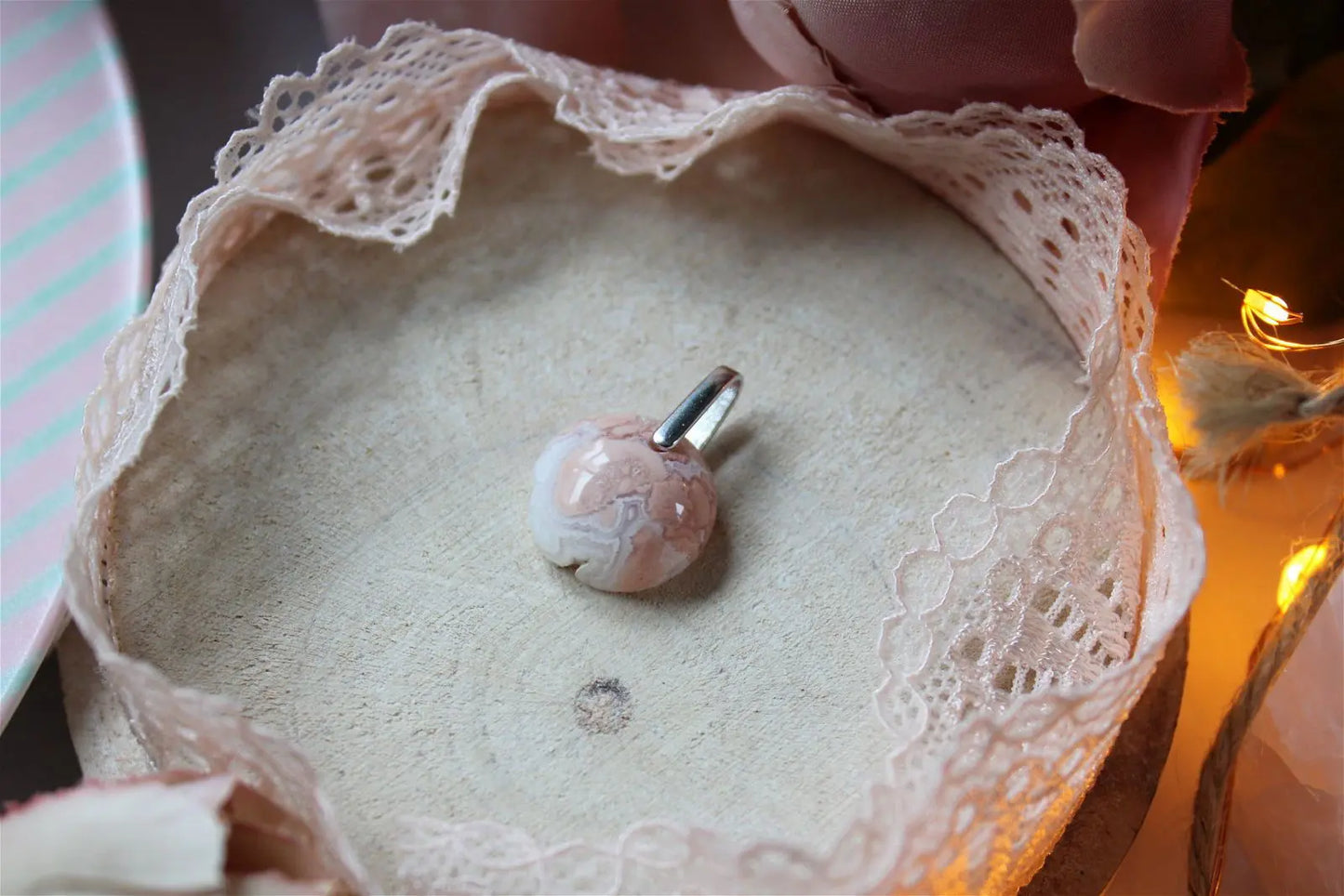 Collier de douceur en agate candy cotton - Aurore Lune