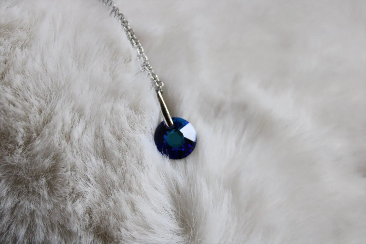 Collier décoré SWAROVSKI bleu nuit - Aurore Lune