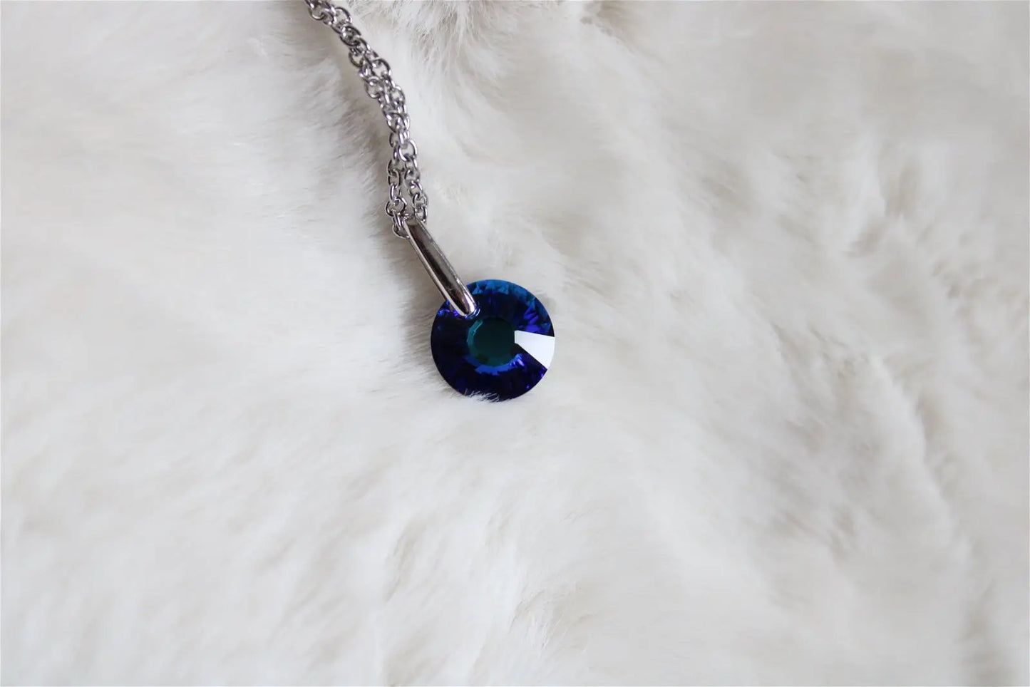 Collier décoré SWAROVSKI bleu nuit - Aurore Lune