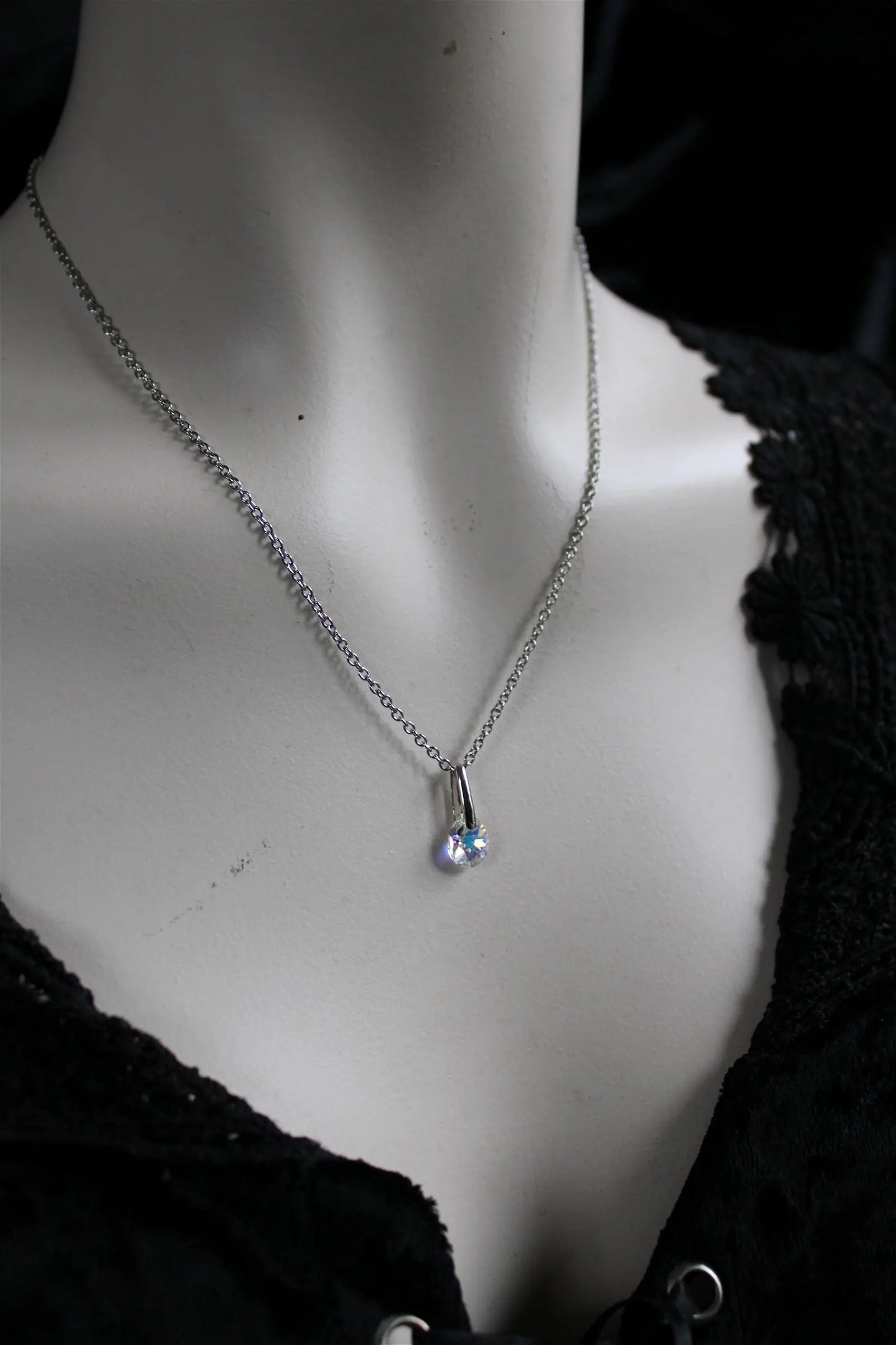 Collier décoré SWAROVSKI magnifique - Aurore Lune