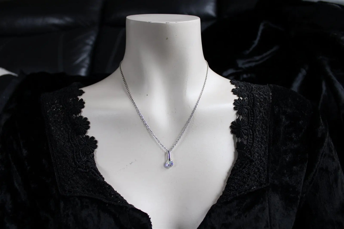 Collier décoré SWAROVSKI magnifique - Aurore Lune