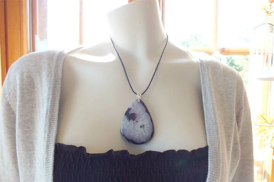 Collier en agate  teintée - Aurore Lune