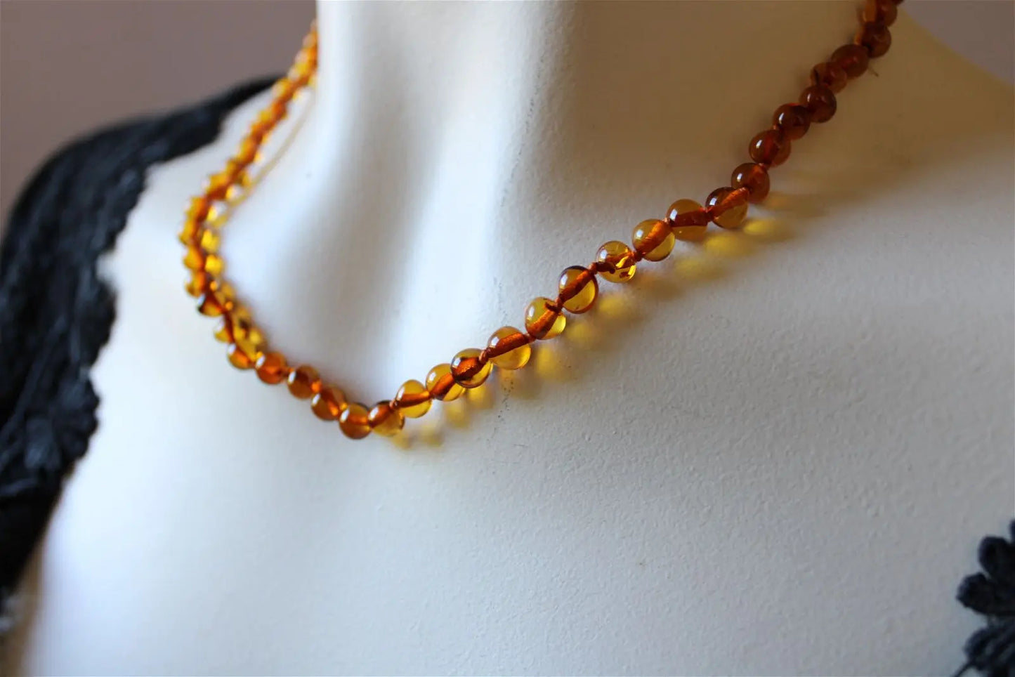 Collier en ambre cognac 44cm - Lituanie - Aurore Lune