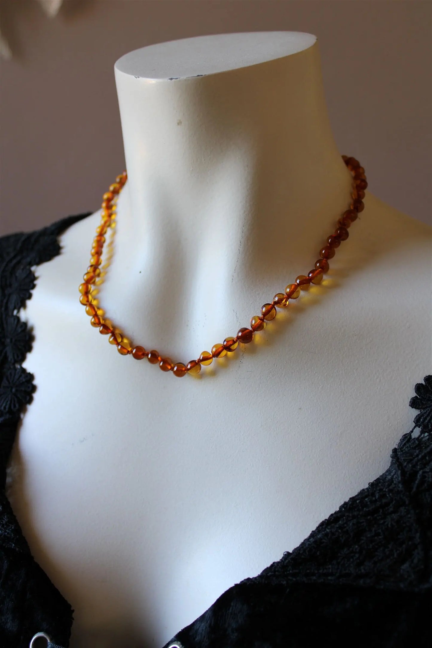 Collier en ambre cognac 44cm - Lituanie - Aurore Lune