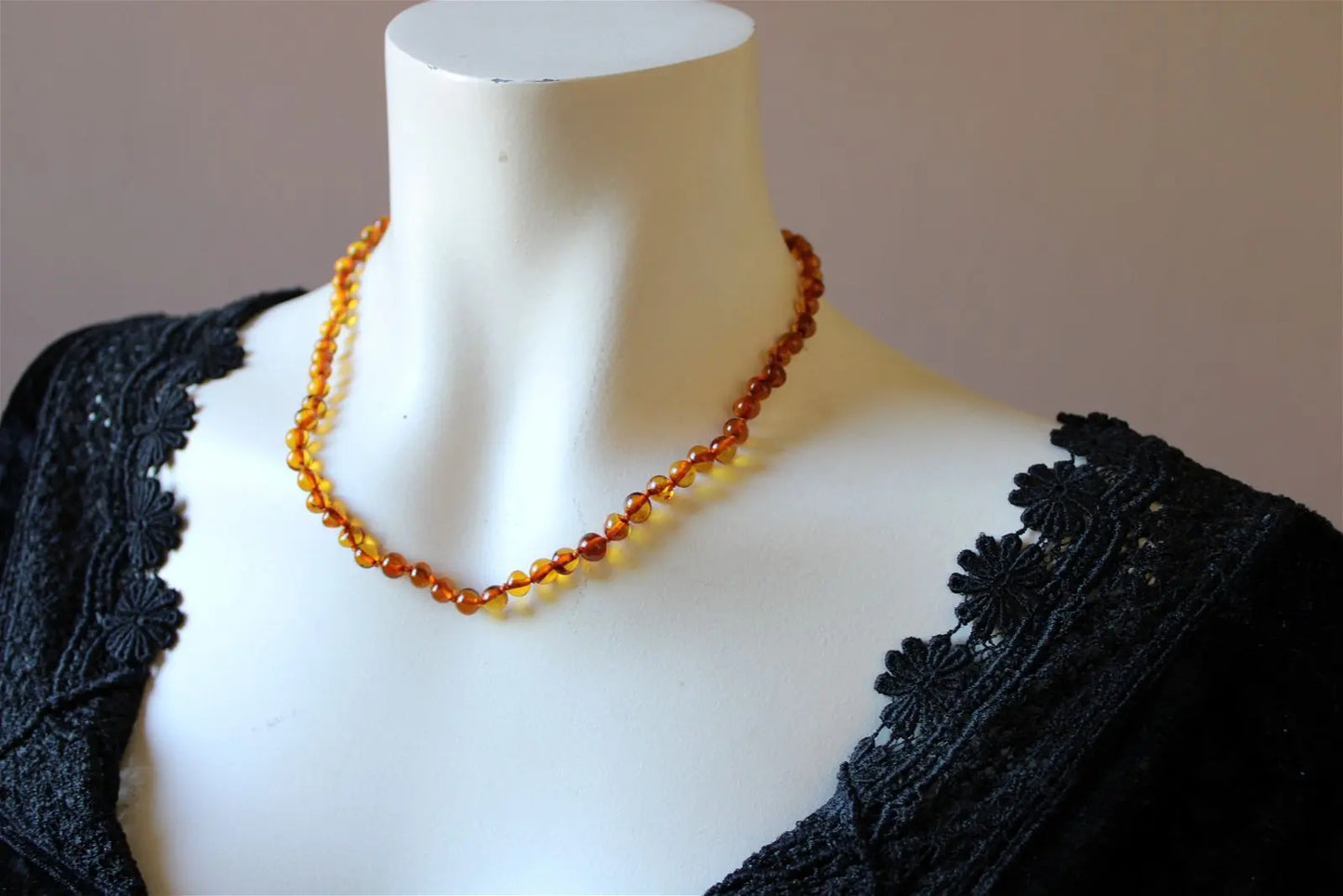 Collier en ambre cognac 44cm - Lituanie - Aurore Lune