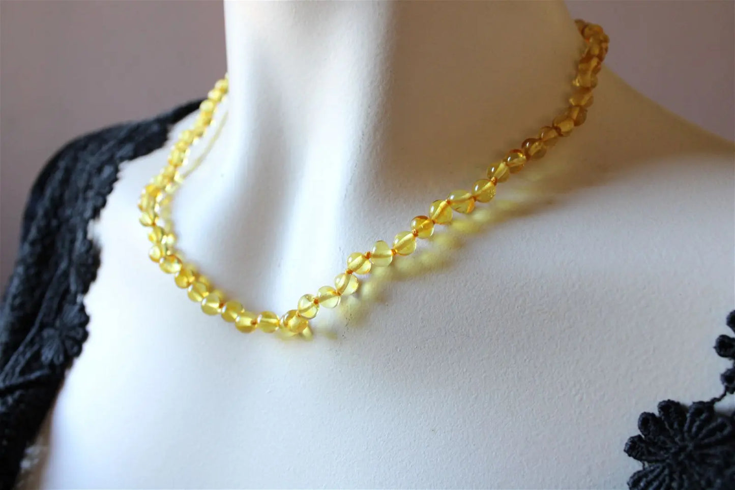 Collier en ambre jaune 43-45 cm - Lituanie - Aurore Lune