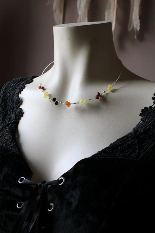 Collier en ambre mat certifié sur fil câblé 45cm - Lituanie - Aurore Lune
