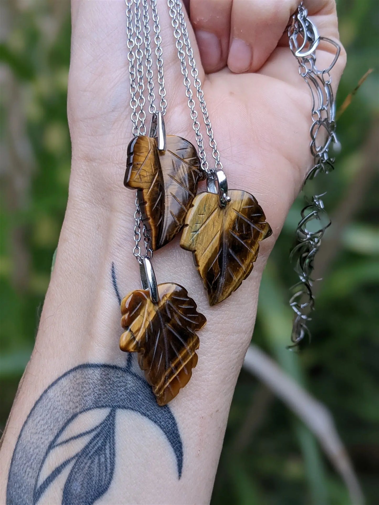 Collier feuille oeil de tigre AU CHOIX - Aurore Lune
