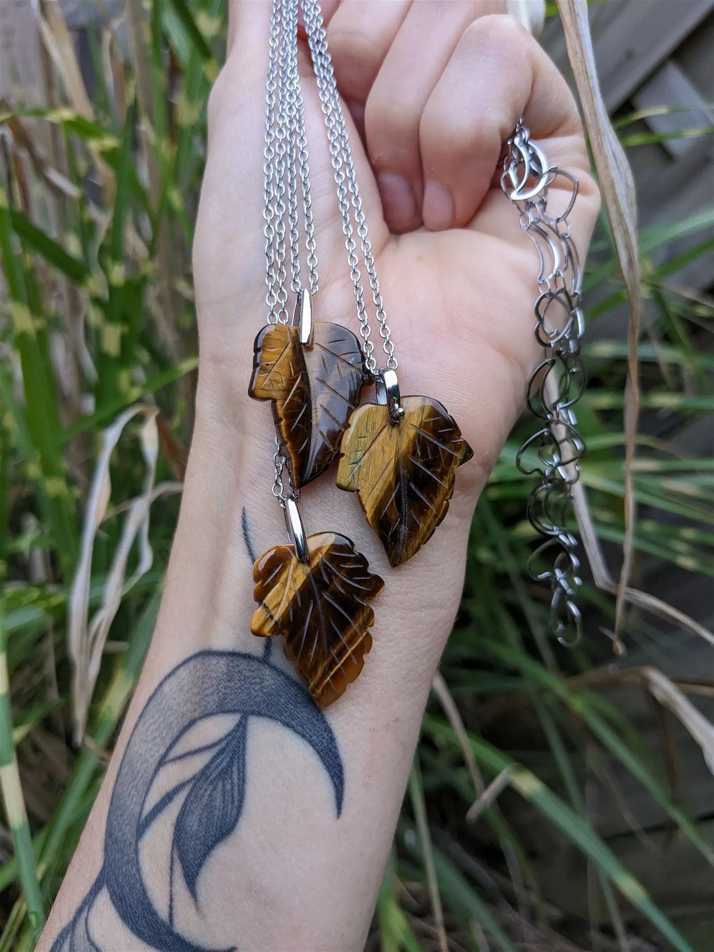 Collier feuille oeil de tigre AU CHOIX - Aurore Lune