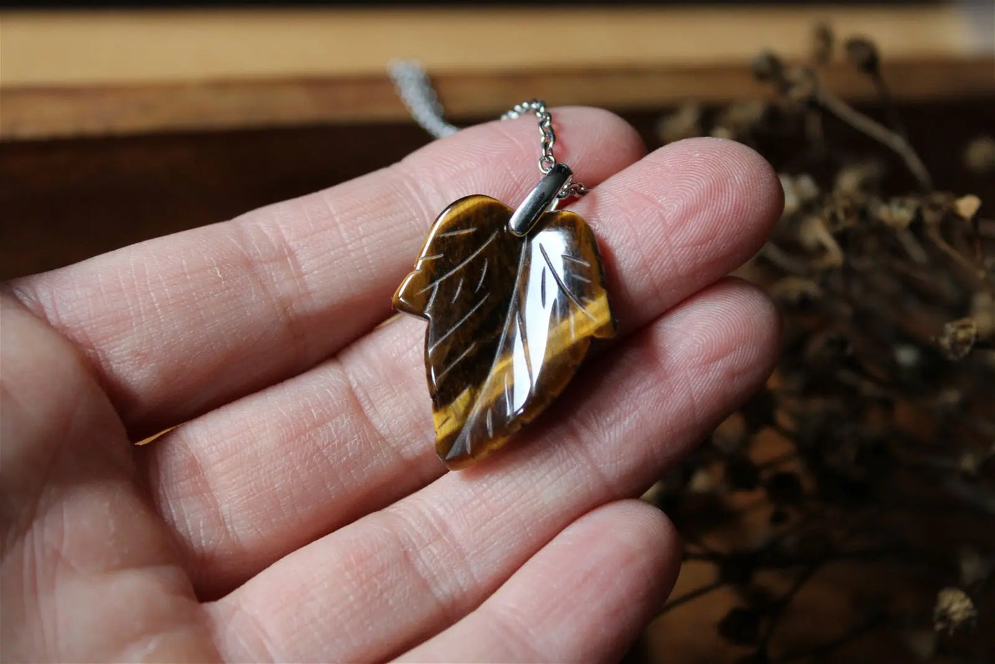 Collier feuille oeil de tigre AU CHOIX - Aurore Lune