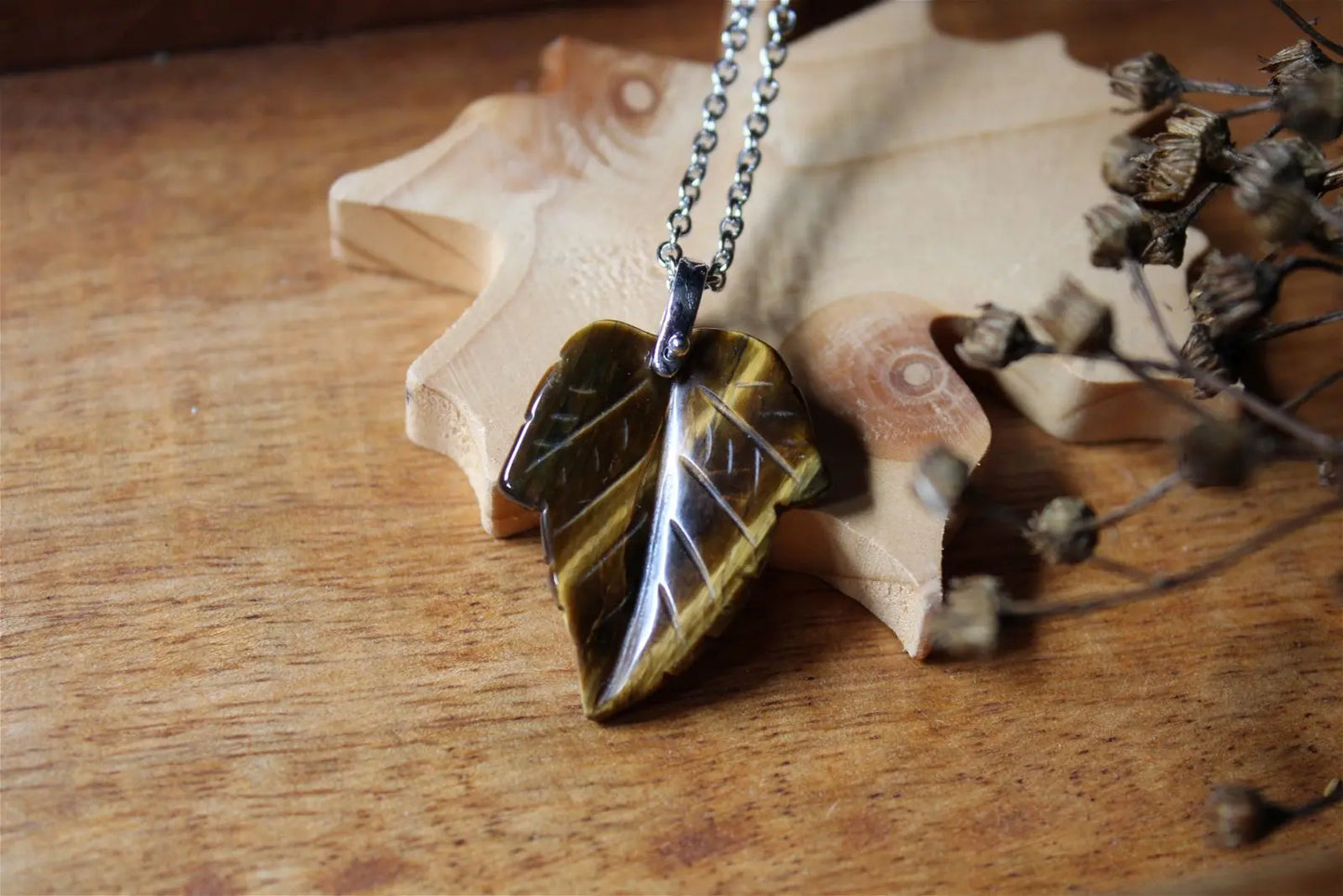 Collier feuille oeil de tigre AU CHOIX - Aurore Lune