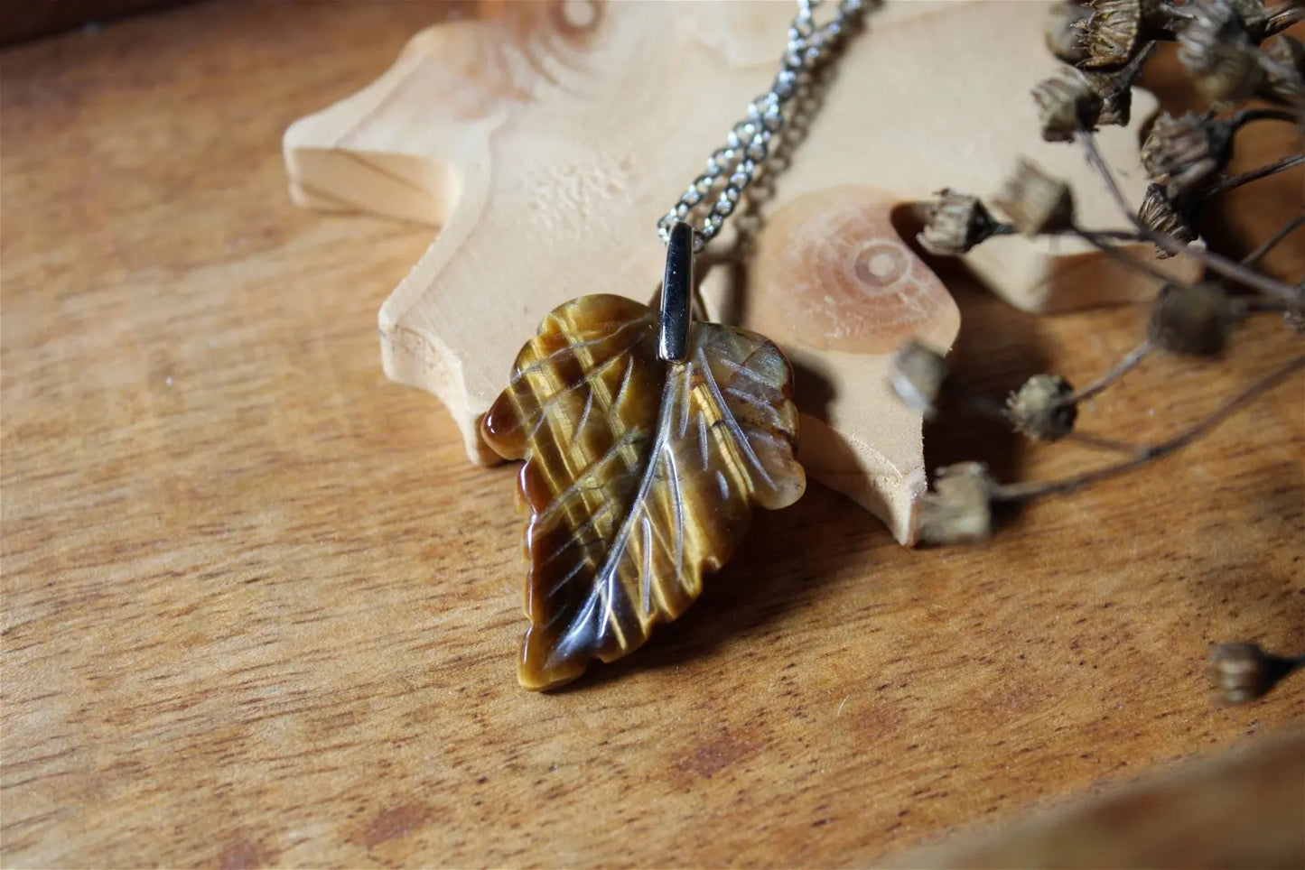 Collier feuille oeil de tigre AU CHOIX - Aurore Lune