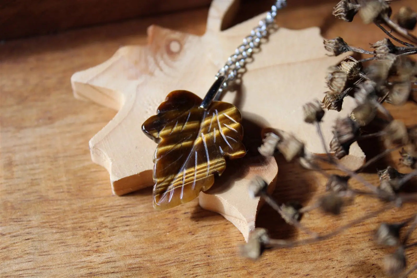 Collier feuille oeil de tigre AU CHOIX - Aurore Lune