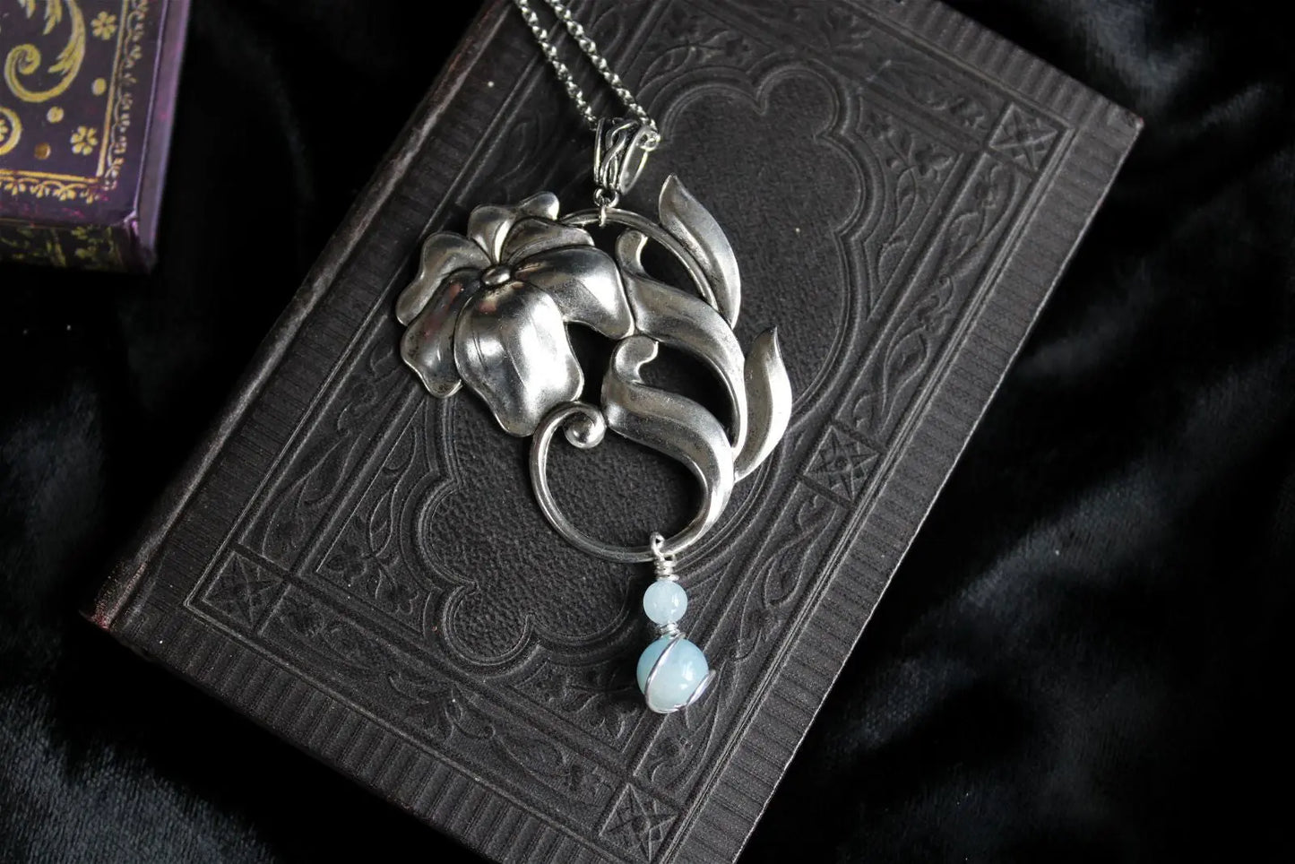 Collier floral en aigue marine - Aurore Lune