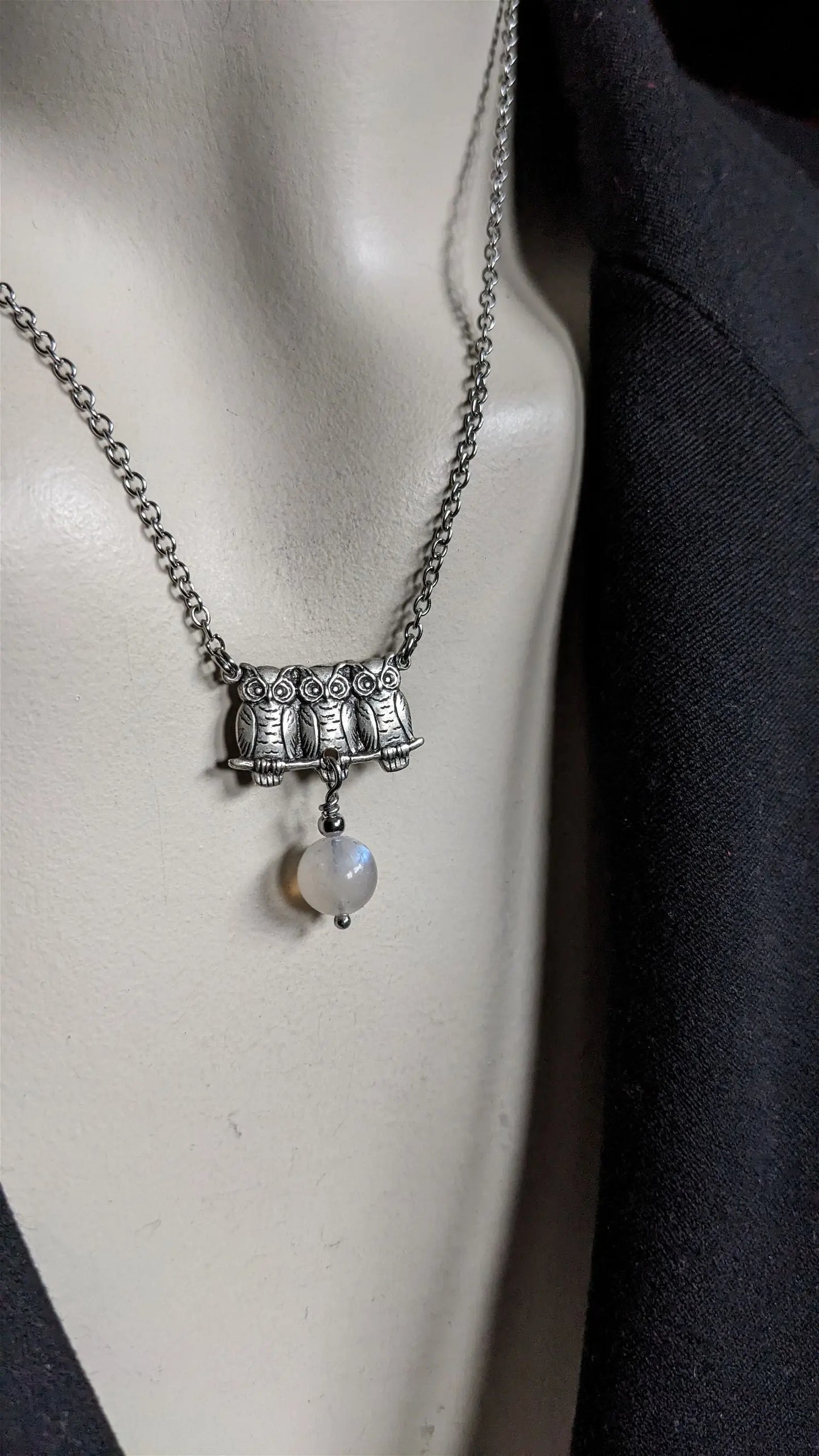 Collier labradorite blanche et chouettes - Aurore Lune