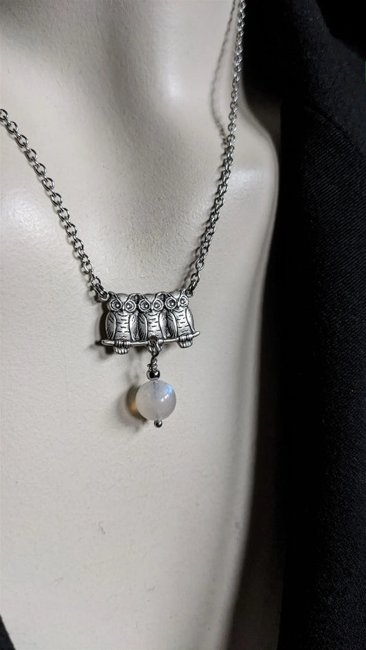 Collier labradorite blanche et chouettes - Aurore Lune