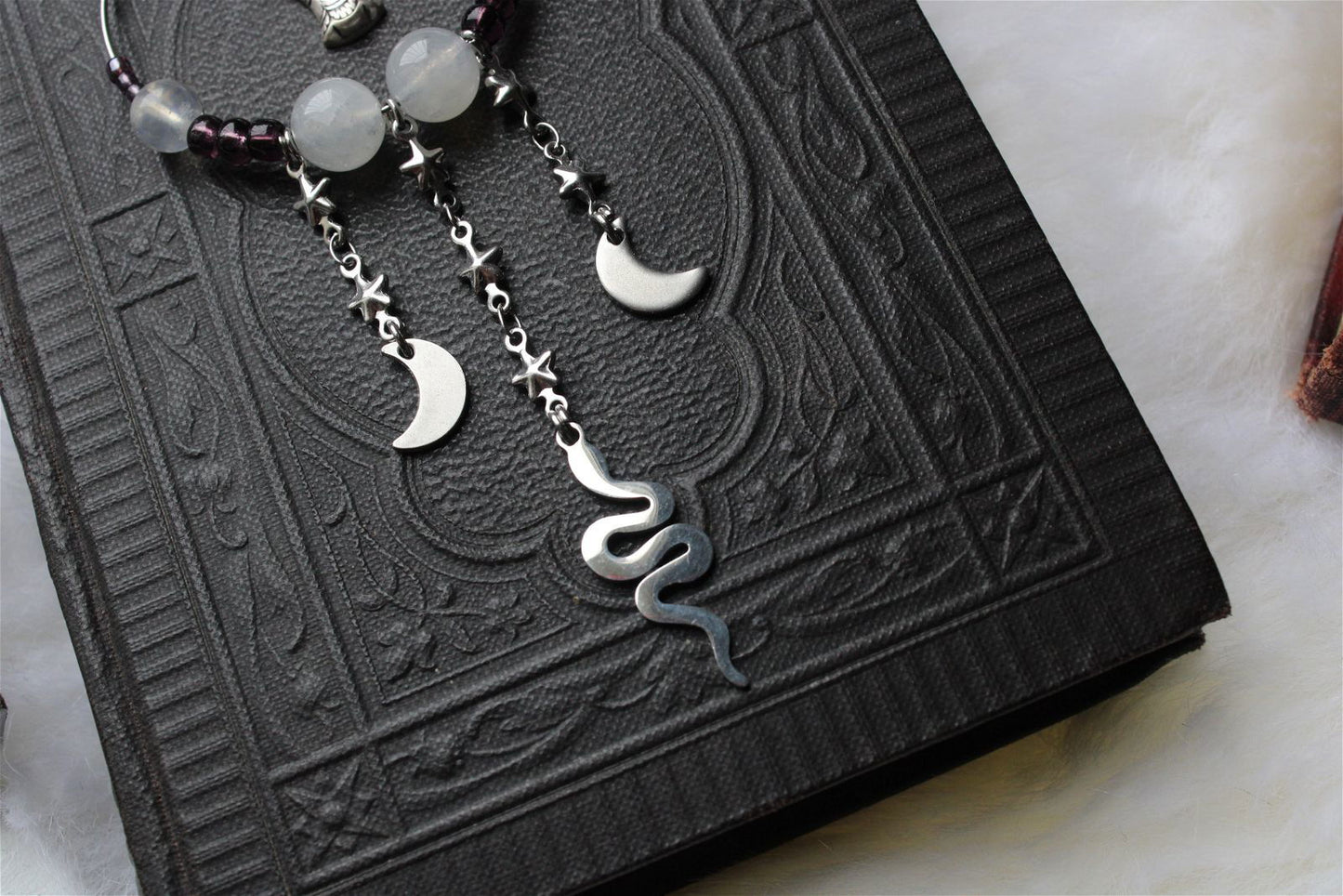 Collier mystique labradorite blanche et serpents - Aurore Lune