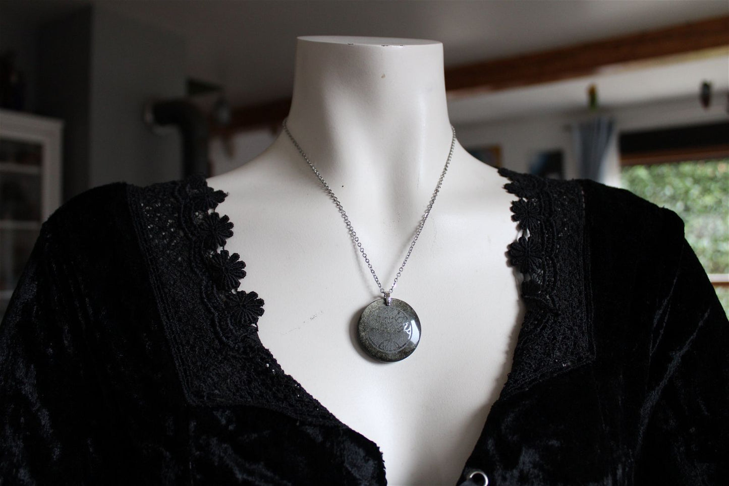 Collier obsidienne dorée avec arbre - Aurore Lune