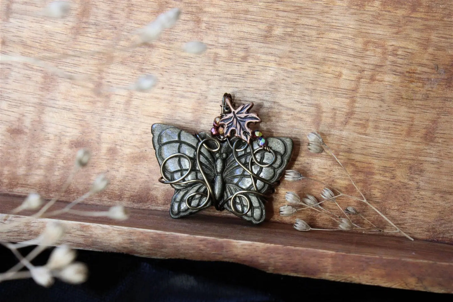 Collier papillon en obsidienne dorée - Aurore Lune