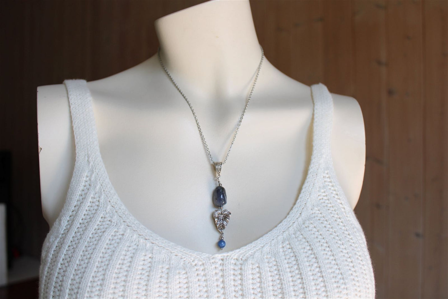 Collier poétique avec disthène bleu et cordiérite - Aurore Lune