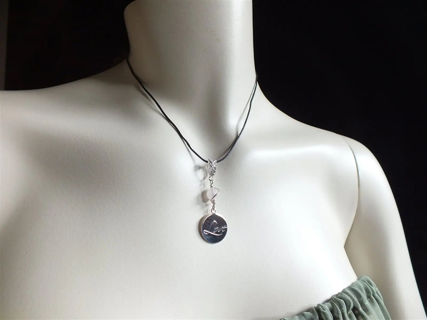 Collier quartz rose ode à l'amour - Aurore Lune
