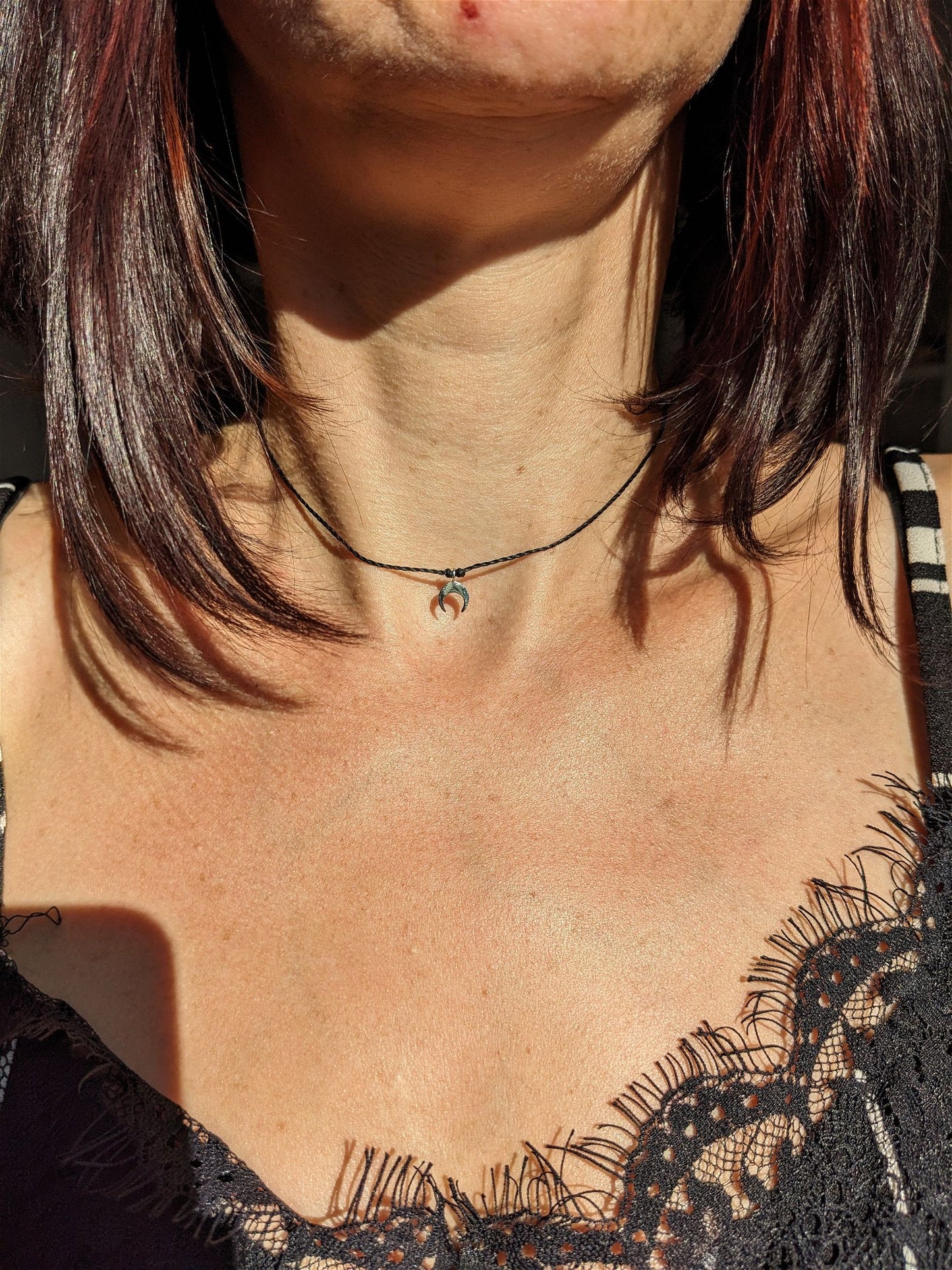 Collier ras du cou macramé micro lune argent et pierres de lune - Aurore Lune
