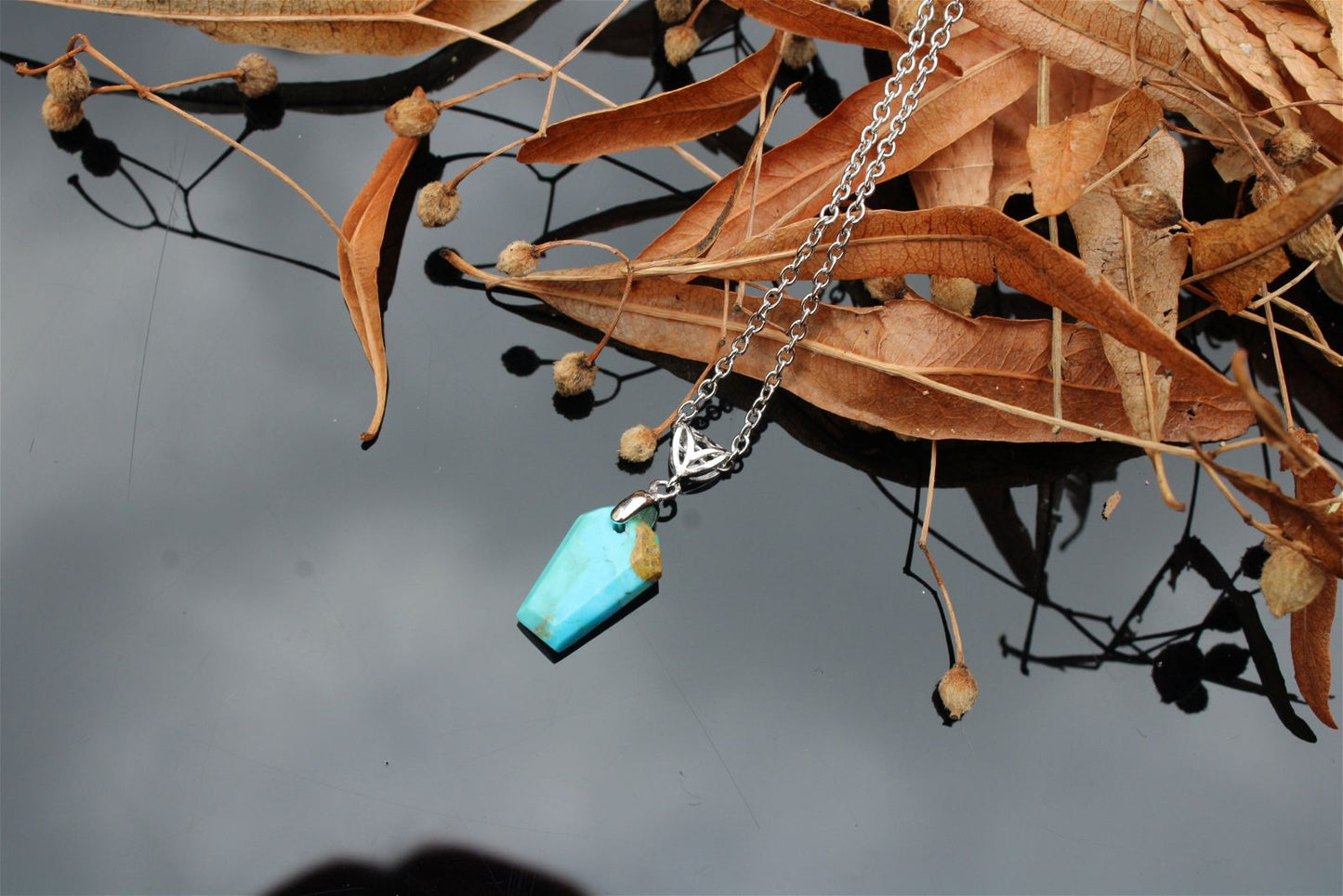 Collier turquoise RECONSTITUEE avec chaîne inox - Aurore Lune