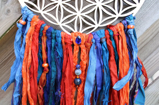 Décoration FLEUR DE VIE ET SOIE **boho chic gypsy** sodalite ambre - Aurore Lune