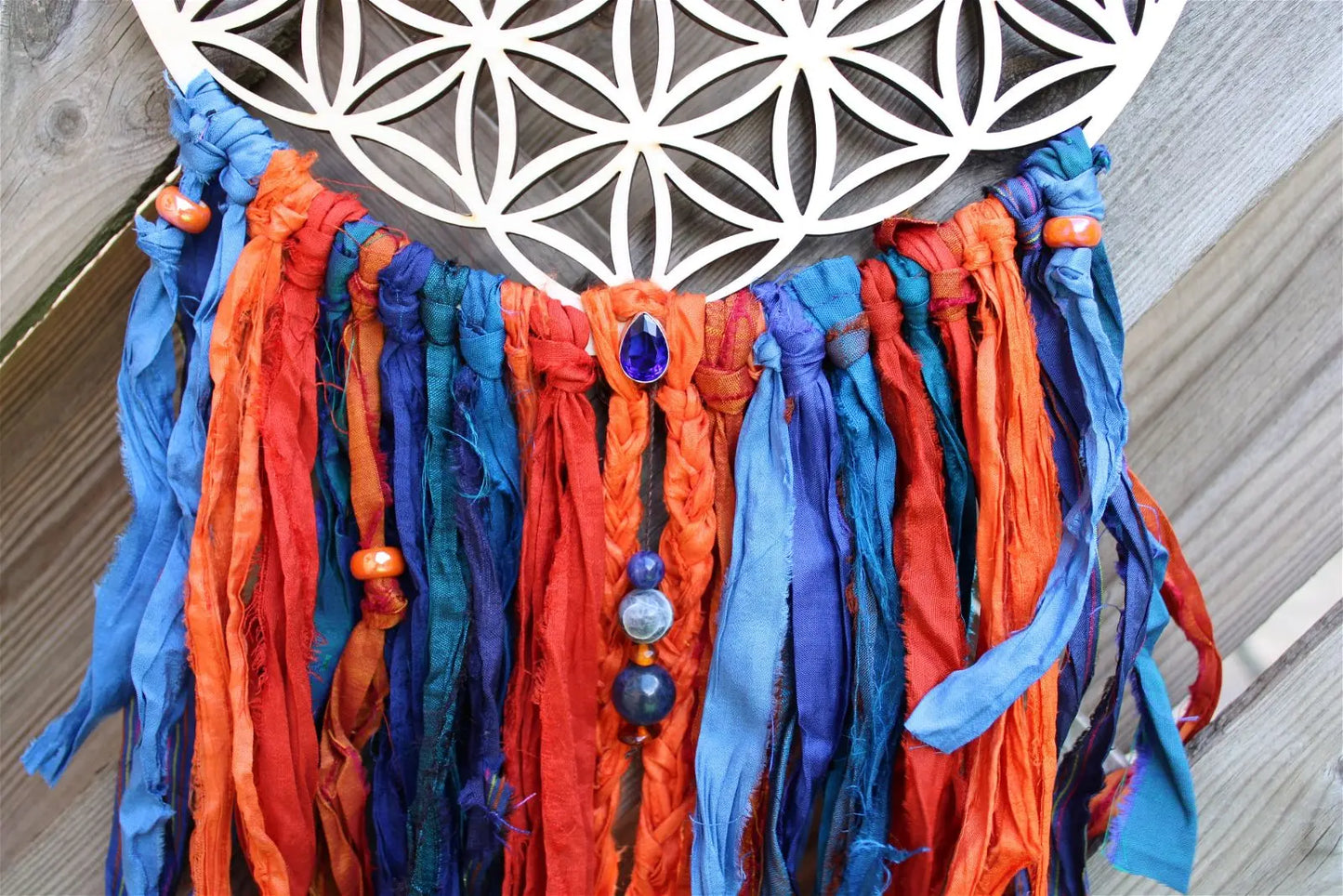 Décoration FLEUR DE VIE ET SOIE **boho chic gypsy** sodalite ambre - Aurore Lune
