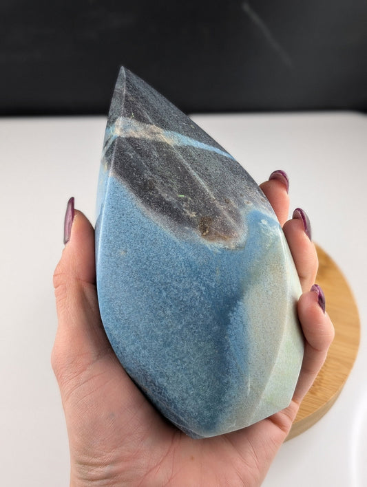 Forme libre en trolléite - Aurore Lune