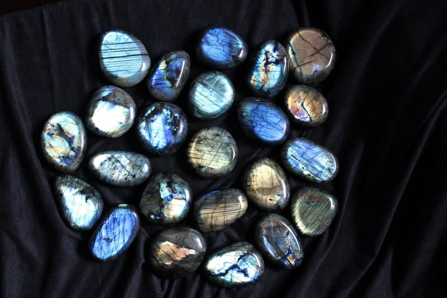 Galet de labradorite 4 à 6 cm environ - Aurore Lune