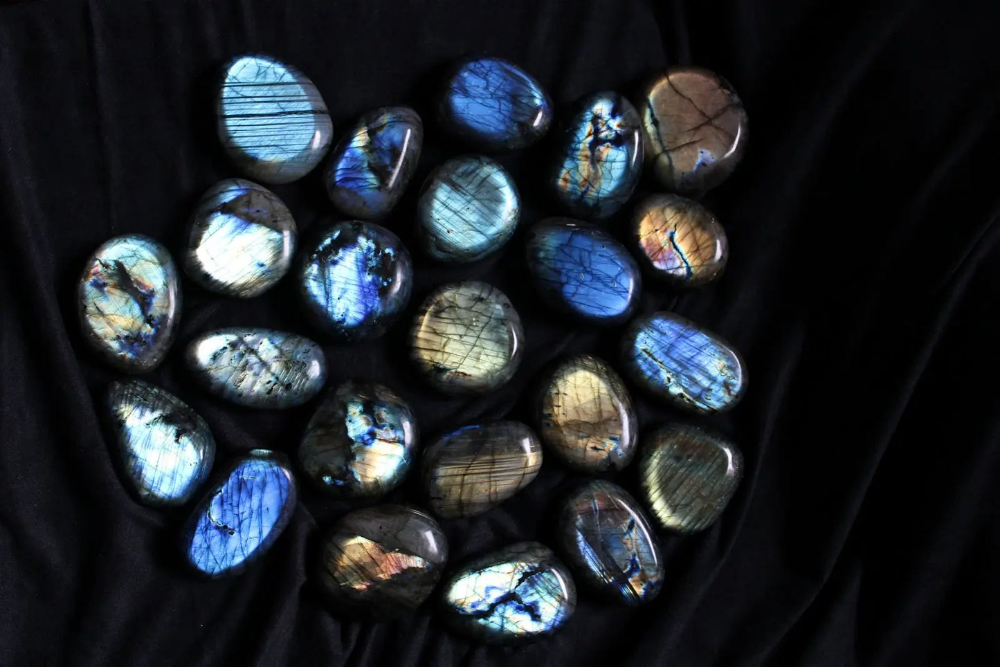 Galet de labradorite 4 à 6 cm environ - Aurore Lune