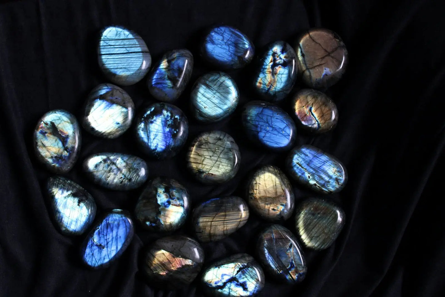 Galet de labradorite 4 à 6 cm environ - Aurore Lune