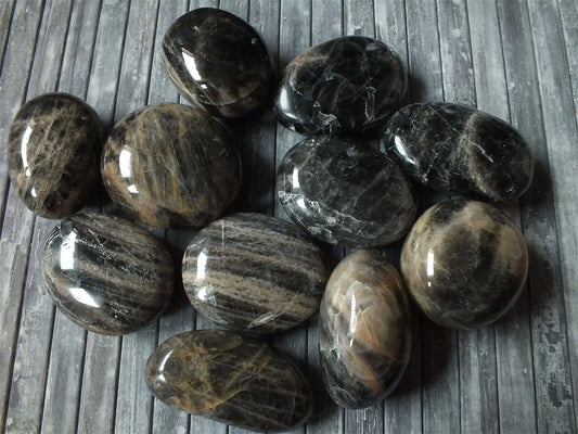Galet de pierre de lune 5.5 à 7 cm environ - Aurore Lune