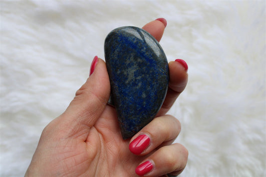 Galet en lapis lazuli photo contractuelle - Aurore Lune