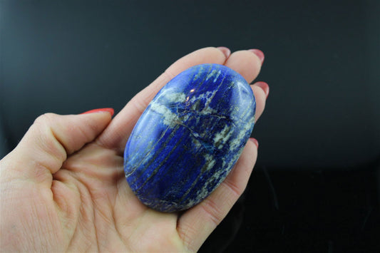 Galet en lapis lazuli photo contractuelle - Aurore Lune