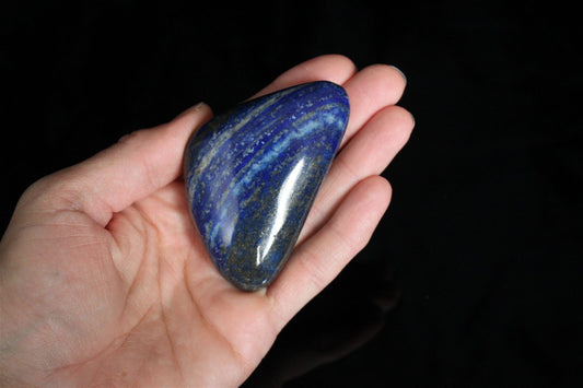 Galet en lapis lazuli photo contractuelle - Aurore Lune