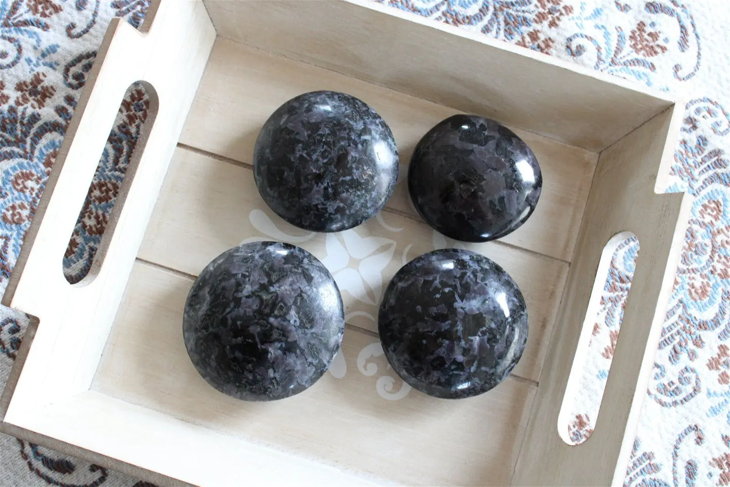 Galet ou coeur gabbro ou lunélite ou merlinite * COLISSIMO - Aurore Lune