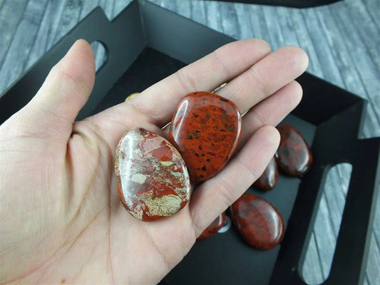 Galet plat jaspe brèche cabochon Création - Aurore Lune