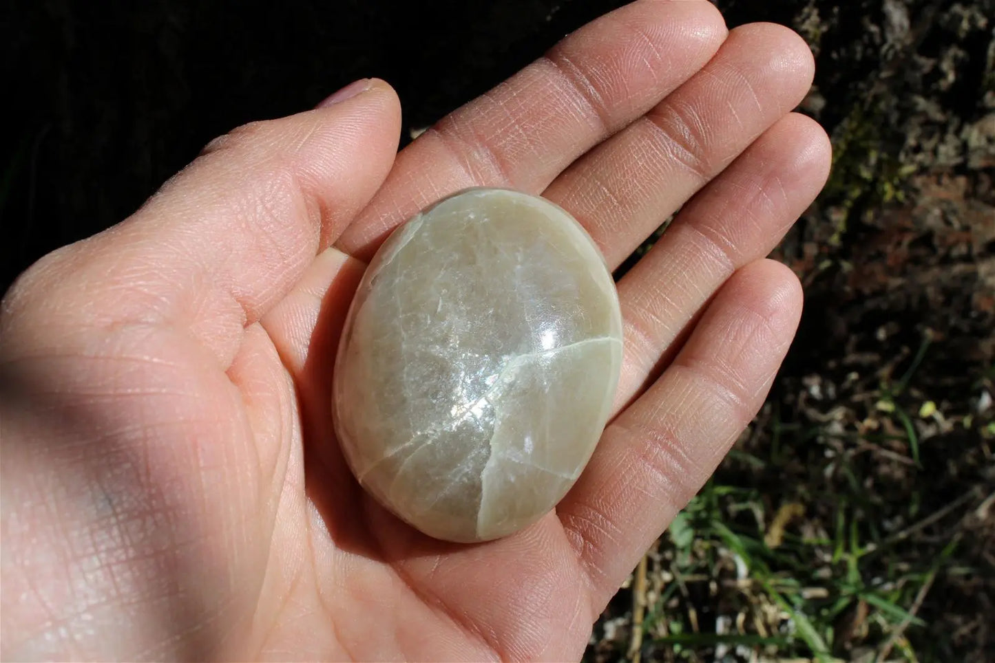 Galets feldspaths avec garniérite au choix menu déroulant - Aurore Lune
