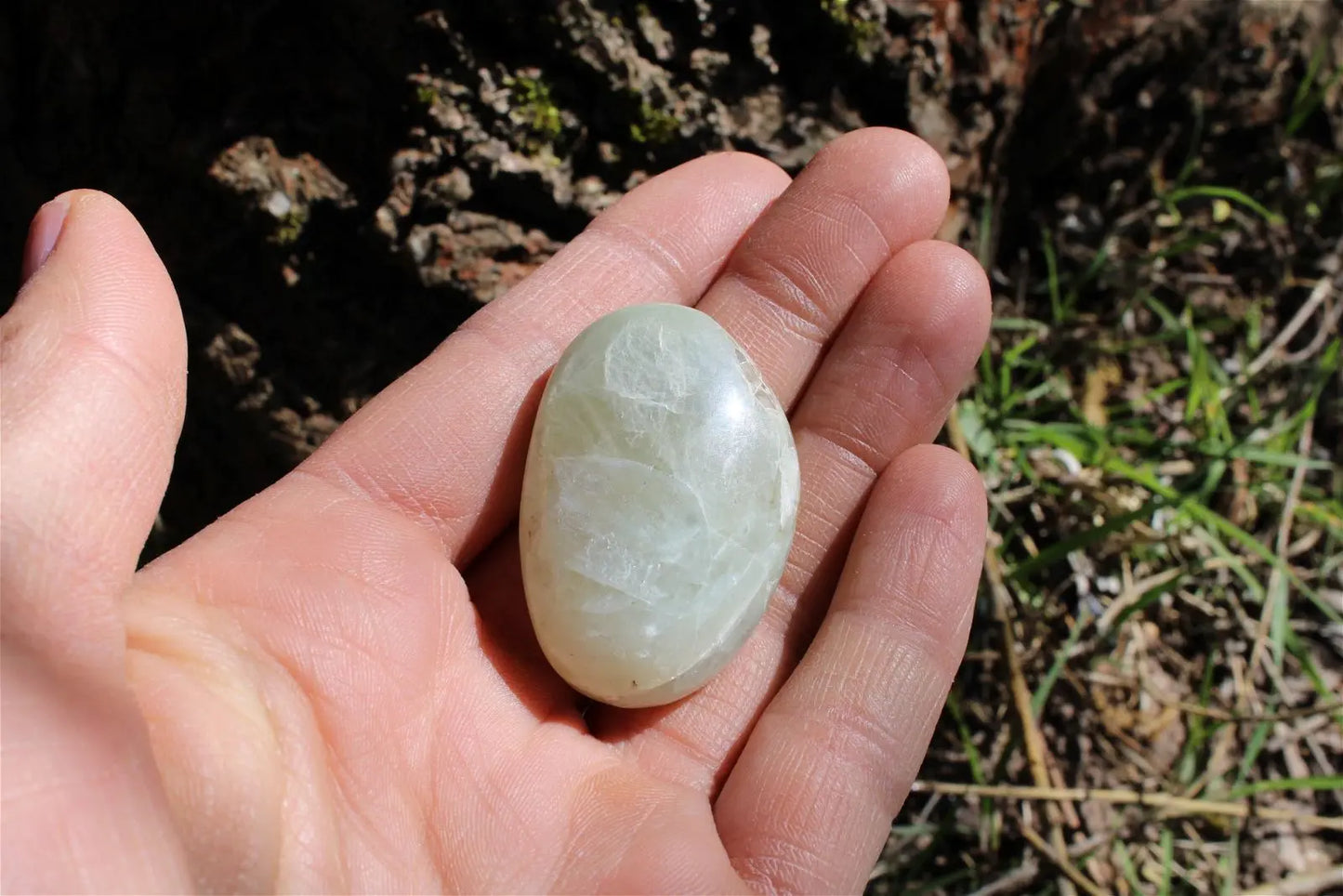 Galets feldspaths avec garniérite au choix menu déroulant - Aurore Lune